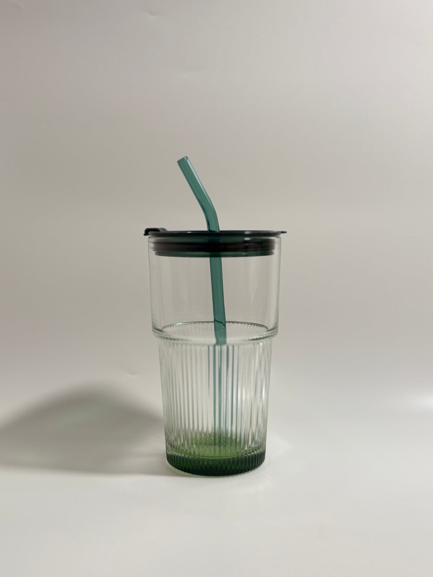 Ribbed Drinking Glasses with Bamboo Lids and Straws